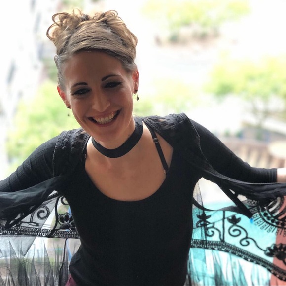 Meet your Posher, Wendee - Picture 1 of 1